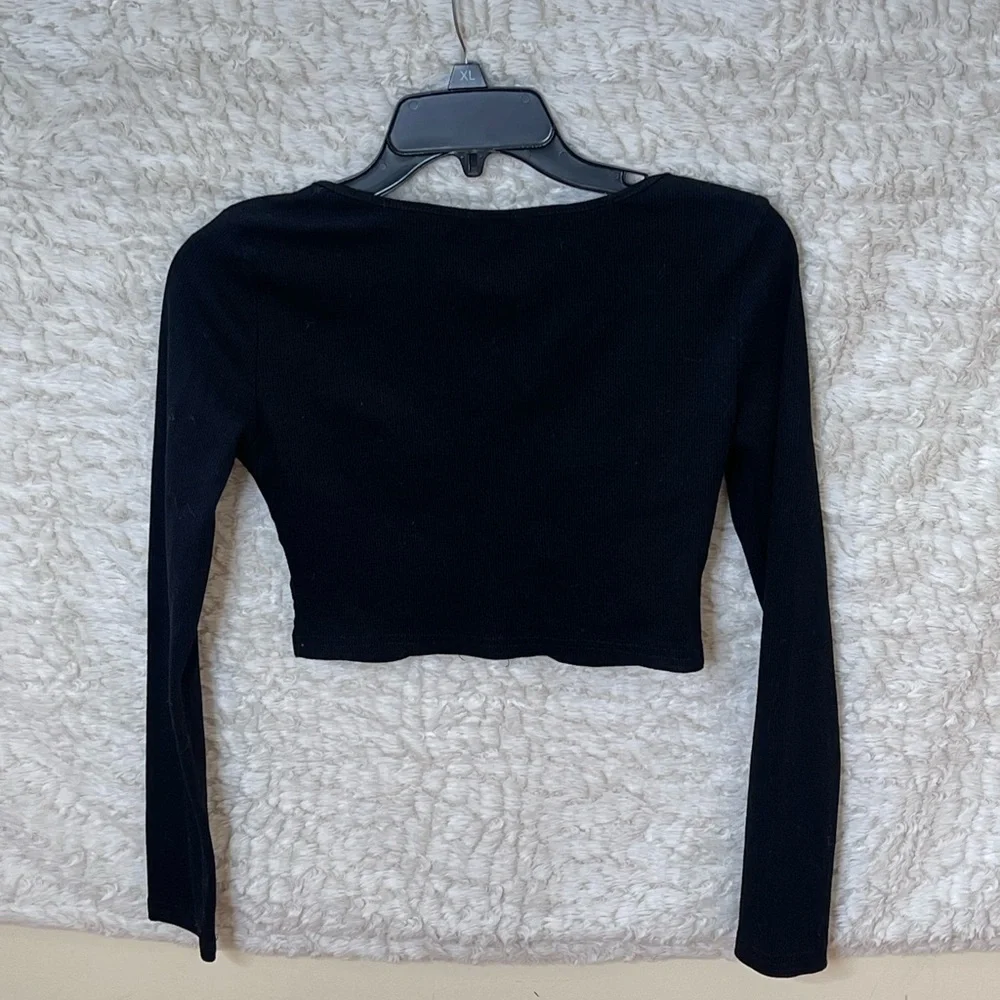 Top - Picture 2 of 5